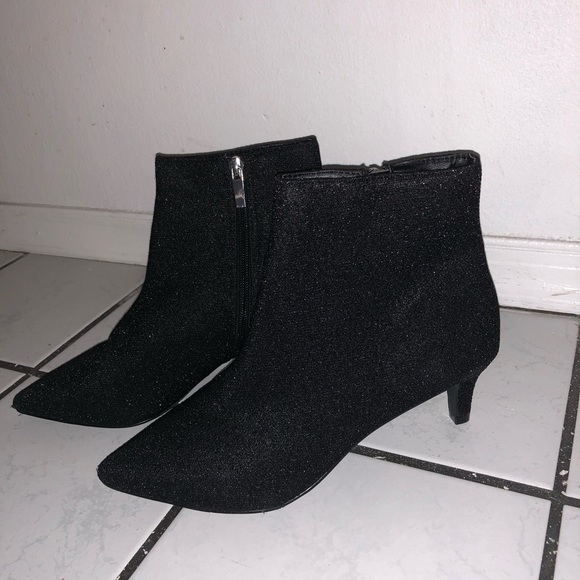 FOREVER21 Black booties - Picture 2 of 4